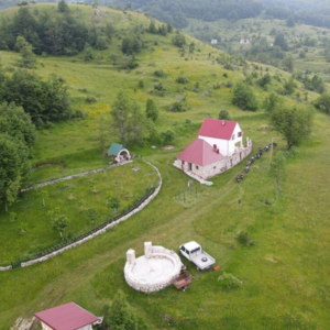 Seosko domaćinstvo Cerov do